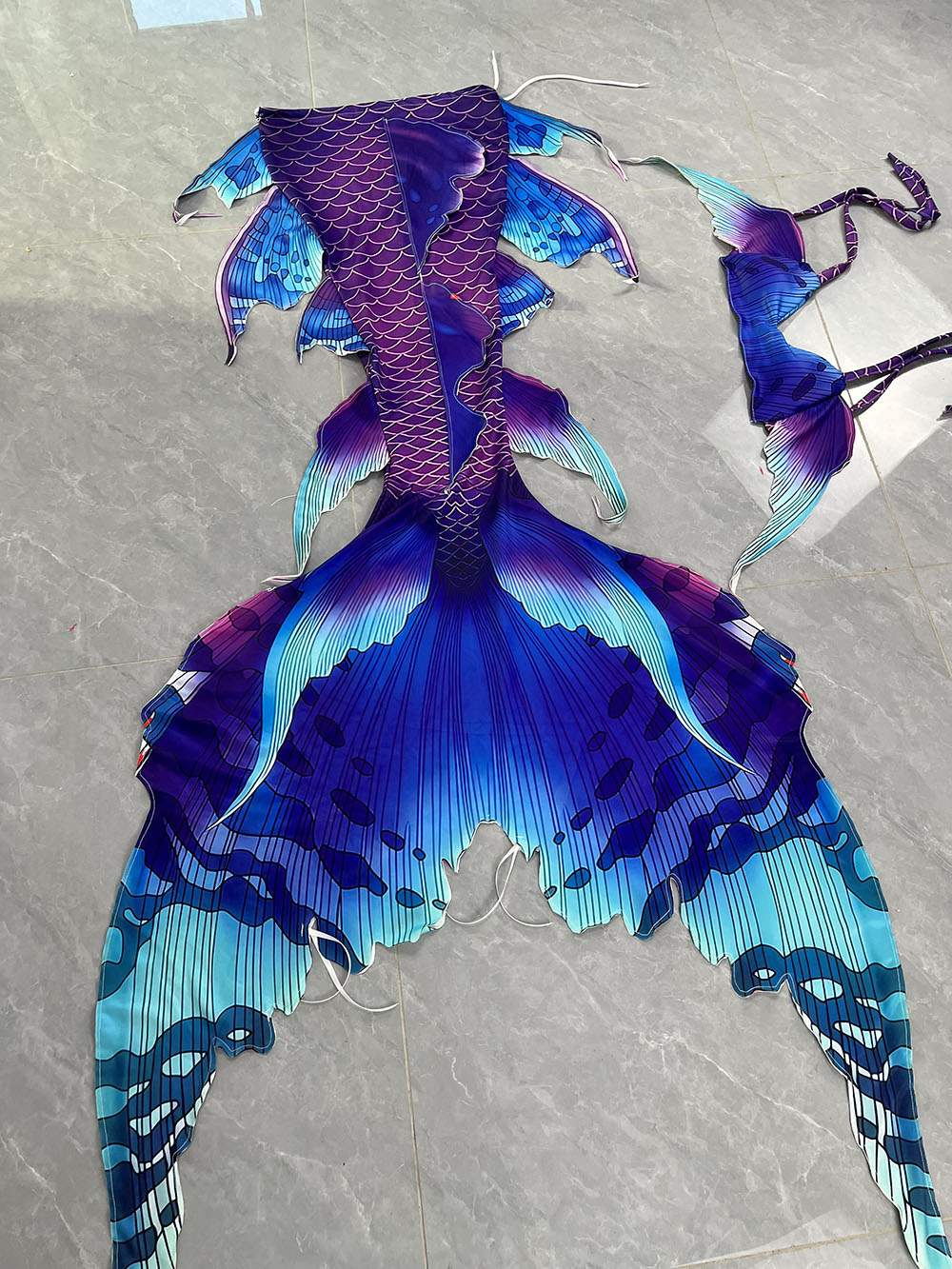 Colorful Dreamy Mermaid Tail A - đánh giá và giá Aquarium