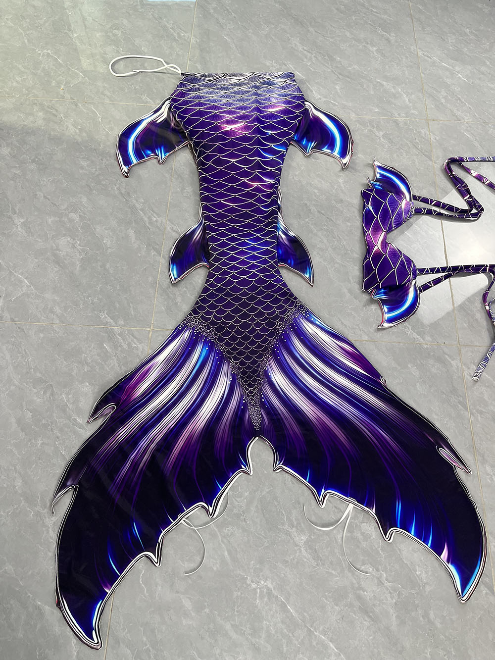 Colorful Dreamy Mermaid Tail A - đánh giá và giá Aquarium